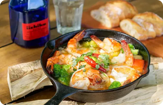 エビとマッシュルームのアヒージョ