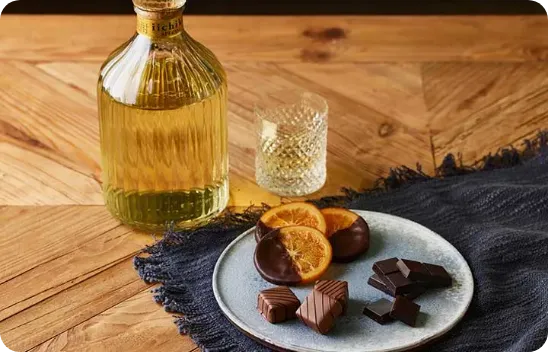 ナッツやドライフルーツをつかったチョコ、ビターチョコ