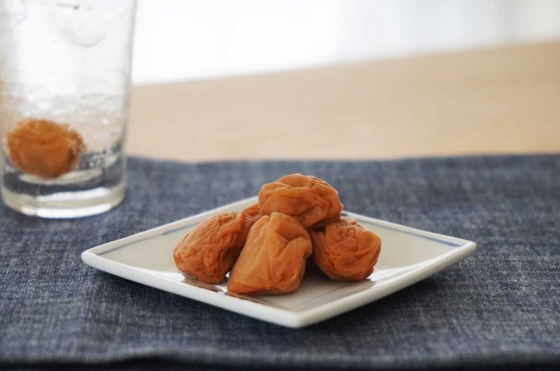 【梅干しの作り方】100均の道具で簡単に！ 焼酎×梅干しの楽しみ方も