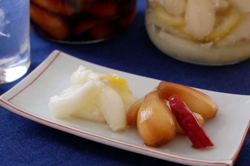 【簡単!らっきょう漬け】おつまみ仕様の“甘くない”2種の漬け方