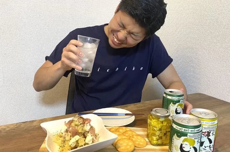 ガーリック×チーズが絶品! 火を使わない「チーズのにんにくオリーブオイル漬け」〈社員激オシのおつまみはコレ⑯〉