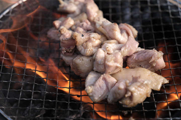 鶏もも肉の炭火焼