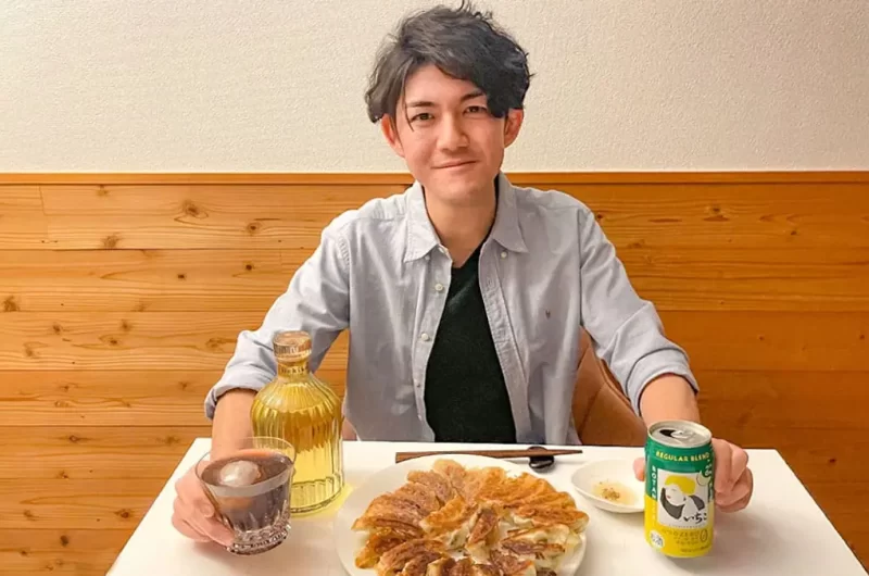 ピリッとした刺激がクセになる！ 生姜たっぷり「餃子」〈社員激オシのおつまみはコレ㉕〉