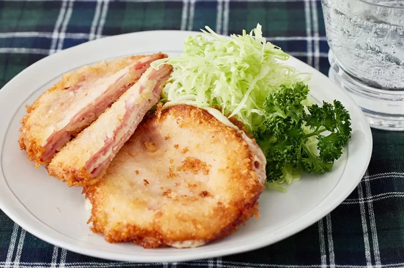 ハムを重ねて厚みアップ！ 「ハムチーズカツ」〈簡単！5分で焼酎おつまみ㉕〉