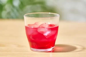 赤紫蘇酒のロック