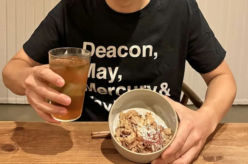 シビ辛がクセになる！ 「花椒香る豚バラ炒め」〈社員激オシのおつまみはコレ㉚〉