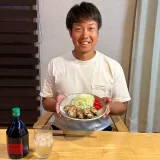 岩男さんと「豚こまの青じそチーズ焼き」と「いいちこスーパー」