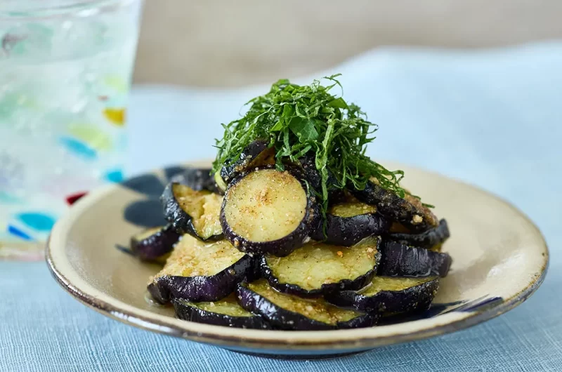 クセになる甘じょっぱさ！「ナスの揚げ焼きめずらし味」〈簡単！5分で焼酎おつまみ㊴〉