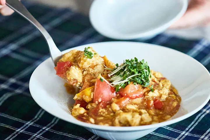 トマトと豆腐のレンチン卵蒸し｜材料と作り方