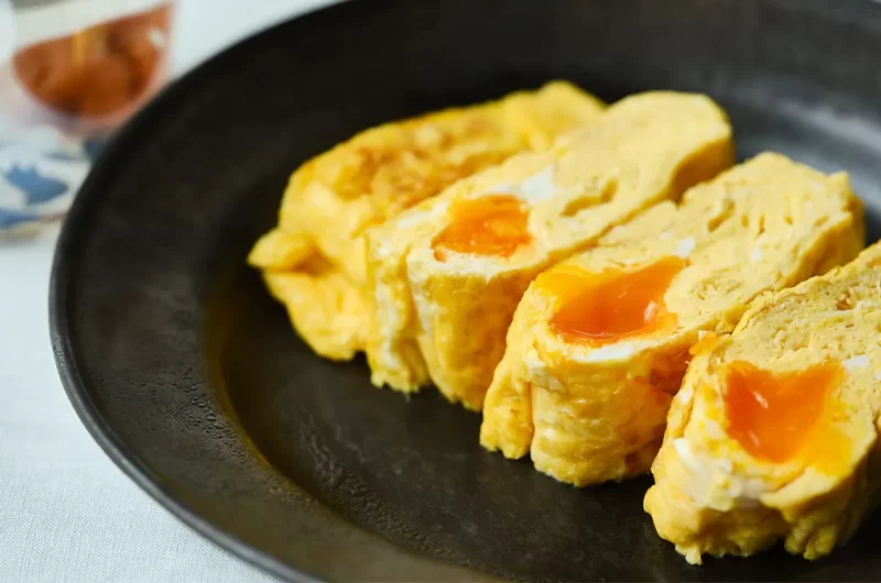 焼き方に技あり！ 黄身とろ贅沢卵焼き〈簡単！5分で焼酎おつまみ㊼〉