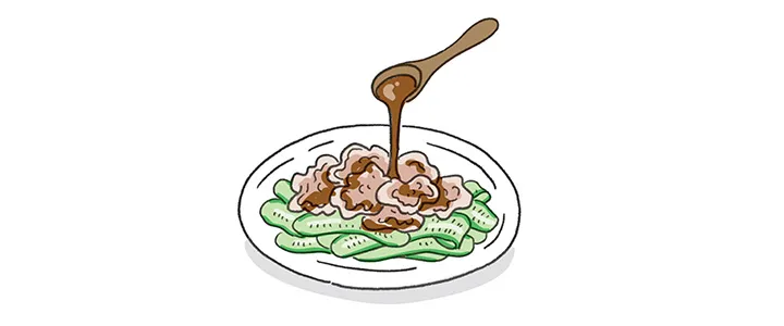 １のきゅうりをキッチンペーパーで包み、水気を切って器にもり、２をもりつけ、３のタレをかける。