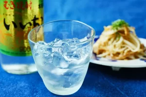 「もやしメンマ」には「いいちこのロック」が合う！