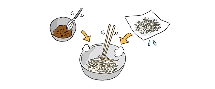 合わせ調味料の材料をすべてボウルに入れ混ぜ合わせる。１をざるに上げてキッチンペーパーで水気をしっかり拭きとり、熱々のうちにボウルに加えてよく混ぜる。