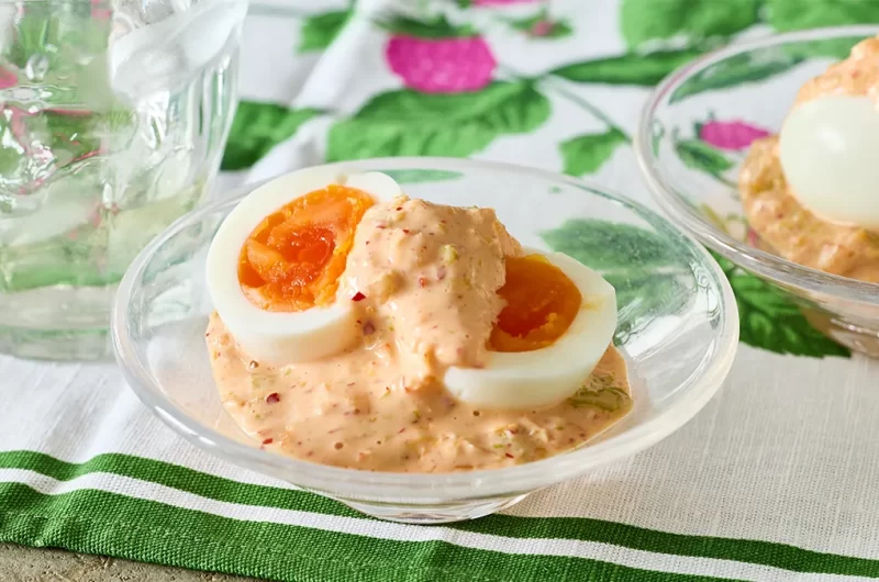 発酵ソースでうまうま！ キムチみそウフマヨ〈簡単！5分で焼酎おつまみ52〉