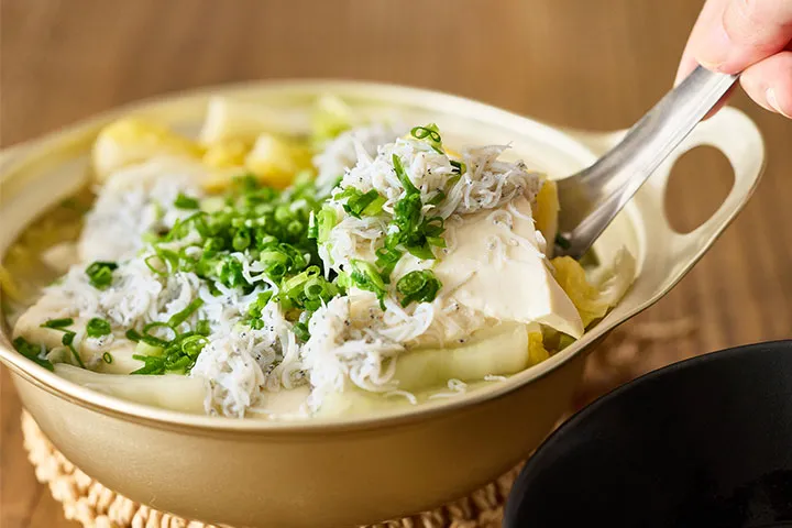 白菜漬けしらす湯豆腐｜材料と作り方