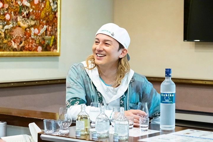 晴れやかな笑顔のISSAさん